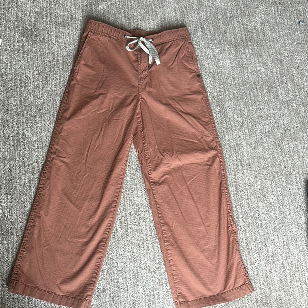 Vuori Women’s Ripstop wide leg pants